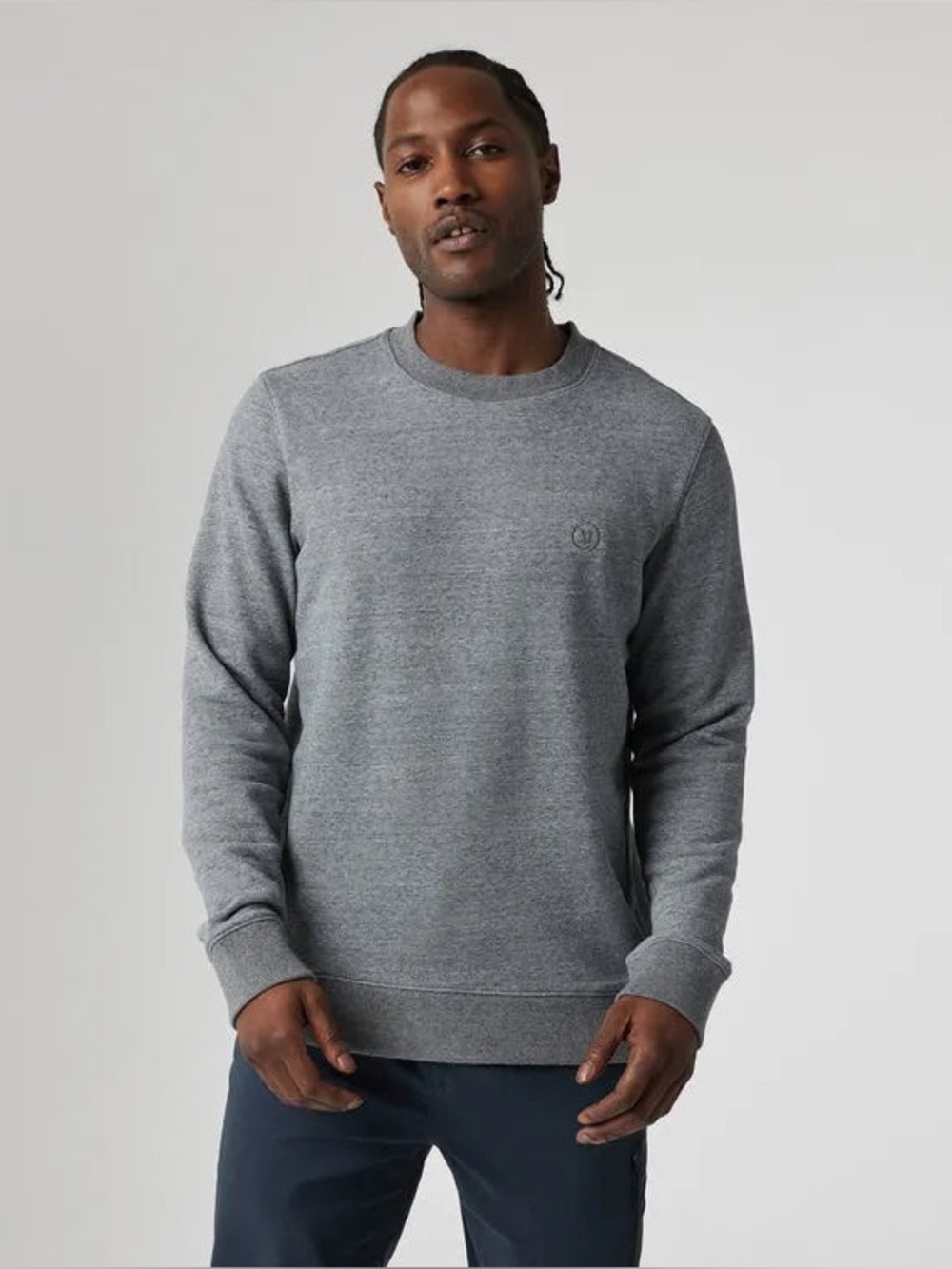 NWT Vuori Men’s Cypress Crew Sweatshirt Heather Grey Large (Flaw) V255